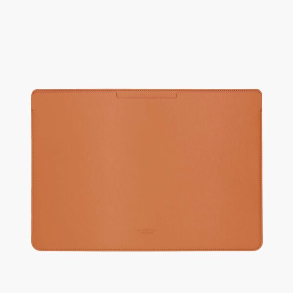 Macbook-Laptop-16-Huelle-Sohotree-Nachhaltig-Vegan-Cognac-1 Macbook-Laptop-16-Huelle-Sohotree-Nachhaltig-Vegan-Cognac-1